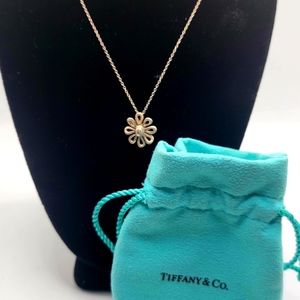 Vintage Tiffany & Co. Silver Daisy Flower Necklace By Paloma Picasso